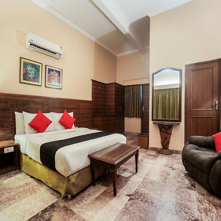Capital O 10953 Dayal Lodge - A Boutique Hotel Agra  Exteriör bild