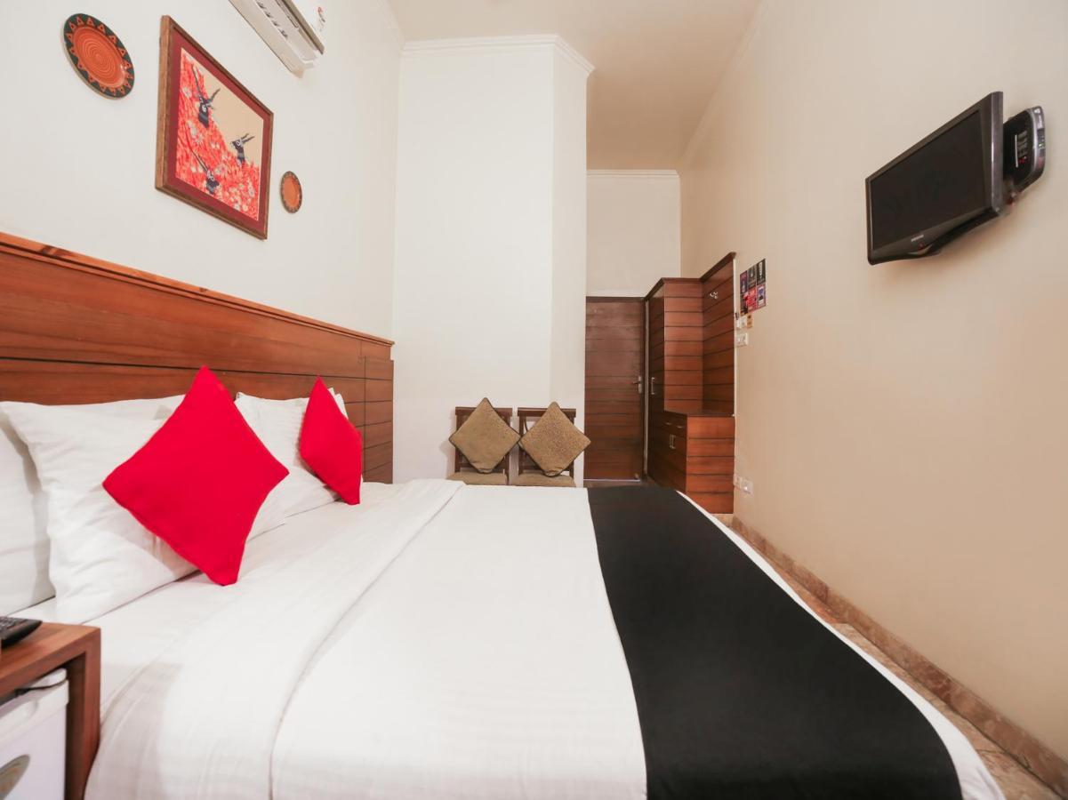 Capital O 10953 Dayal Lodge - A Boutique Hotel Agra  Exteriör bild
