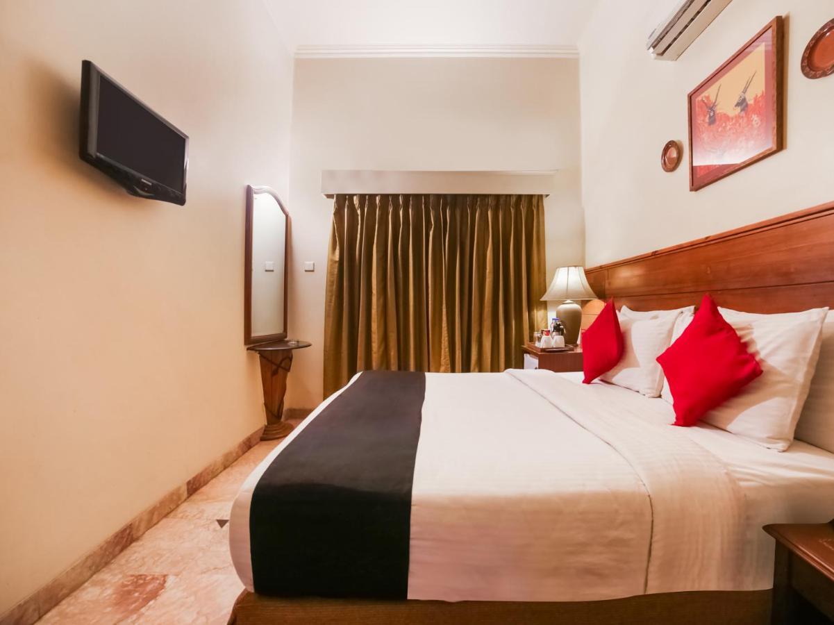 Capital O 10953 Dayal Lodge - A Boutique Hotel Agra  Exteriör bild