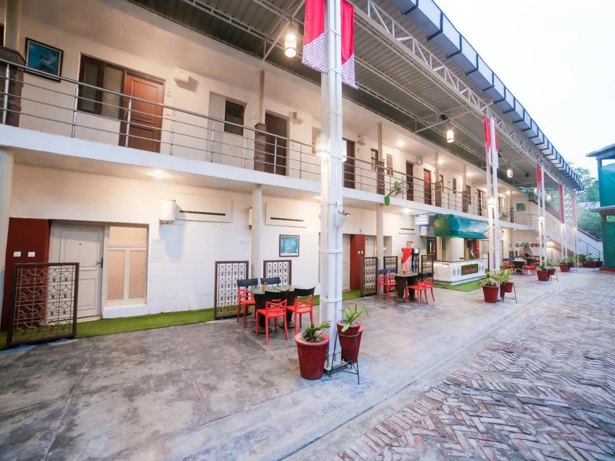 Capital O 10953 Dayal Lodge - A Boutique Hotel Agra  Exteriör bild