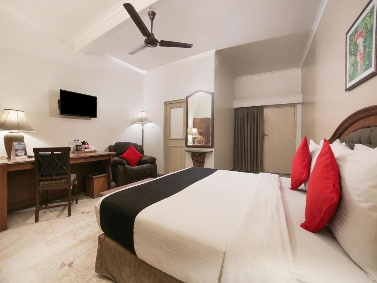 Capital O 10953 Dayal Lodge - A Boutique Hotel Agra  Exteriör bild
