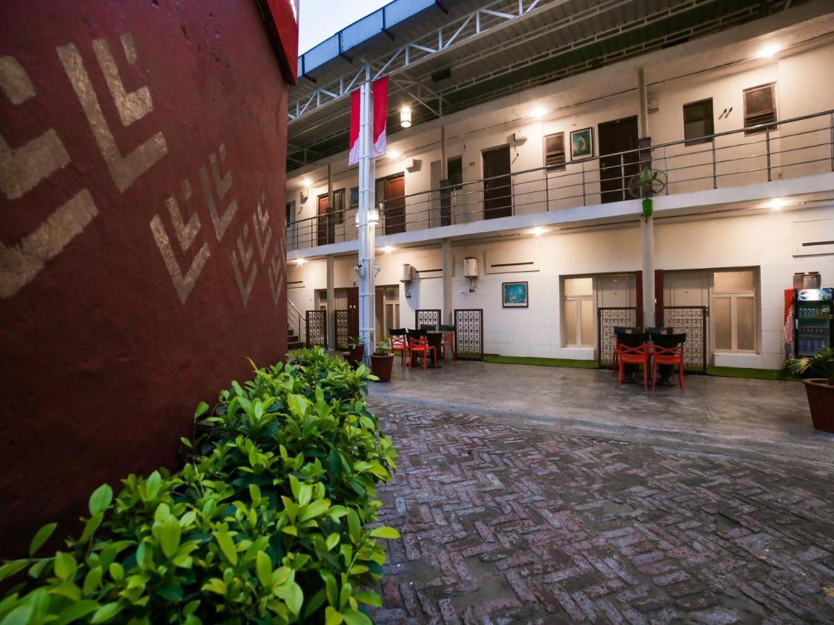 Capital O 10953 Dayal Lodge - A Boutique Hotel Agra  Exteriör bild